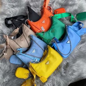 Nylon kvinna lyx crossbody designer väskor dam 3 stycke set kvinnor på hobo axelväska pursar handväskor plånbok ryggsäck