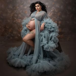 プラスサイズの妊娠中の女性のウエディングドレスフリルマタニティローブレースアップベビーシャワー写真撮影ガウン