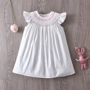 Sukienki dla dziewczyn dziewczyny biała ręka Made Smocked Kids Hiszpański butik Smoking Sukienka dla niemowląt Hafty Hafty Długie sukienki w Stockgirl's