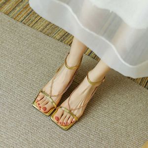 En kaliteli bayanlar yaz klasik lüks parti sandalet zarif stil basit sızdıran ayak parmak ince topuk yüksek topuklu yaz yeni zincir ayak bileği gezisi kemer sandalet kadınlar için