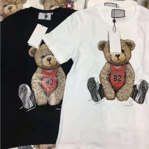 Sommer neue hochwertige Kurzarm-Markendesigner-T-Shirts für Männer und Frauen Nr. 82 Teddybär-Rundhalsausschnitt, Luxus-Halbarm-Basishemden