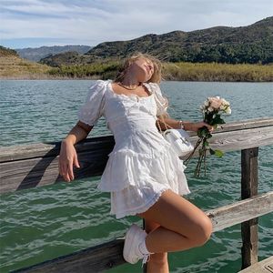 Seksi Anahtar Deliği Elbiseleri toptan satış-Yaz fırfırlı mini elbise kadınlar beyaz pamuk katmanlı sevimli bayanlar anahtar deliği sırt seksi tatil