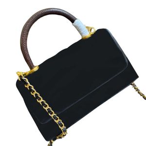 Borse da borse da borse di top di alta qualità Designer Women Borse 2022 Prana trapuntata Genunie Pulnica a tracolla Cavania Gold Catena Gold Clutch Crossbody