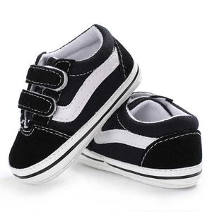 Wholesale baby crib shoes resale online - First Walkers Baby Baby Crib Shoes Newborn Girl Boy Shoe Anti Slip Canvas Sneaker Trainers Prewalker Black White M2307