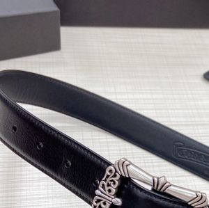 مصمم حزام رجالي الأحزمة أعلى جودة العلامة التجارية الفاخرة المتماثلة النسائية المصنوعة من العجل الأصلي مع حزام حزام الفولاذ المقاوم للصدأ