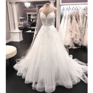 Vintage Spaghetti Straps Lace A Line Wedding Dresses Tulle Applique Court Train Garden Wedding Bridal Gowns