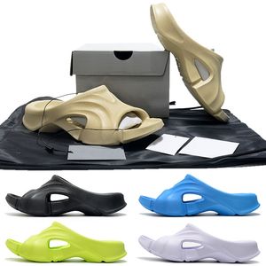 Triple S 3.0 Formgjutna Flip Flops Tofflor Strand Pool Slides Sandaler Kvinnor Män Skum Skor Stil Form Thong Gummi Lyx Designers Slide Casual Water Walker Sport 36-45