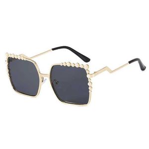 New fashion same Sunglasses elegant women's Pearl Sunglasses personalized box glasses 8983