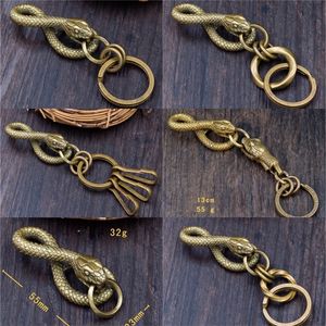 New Handmade Brass Brass Solid Snake Pingente Keychain Keyring Acessórios EDC Original Cosplay Keychain Pingnder Christmas Gift 201006