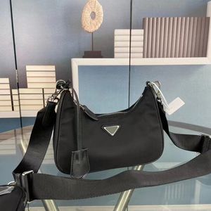 2022 Fashion Handväskor Märke Axelväska Designer Classic Nylon Hobo Kvinnors Casual Messenger Purses Bag Wallet Backpak 71233C