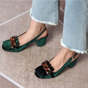 Retro yeşil slingbacks bayan elbise ayakkabıları moda tasarımcısı fringe kadife yüksek tıknaz topuk kadın pompalar