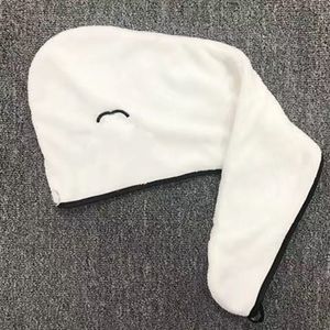 Vita kvinnor bokstäver duschkappar lyxiga designers c märke sovande hatt natt sömn bonnet nattklubba fyra säsonger