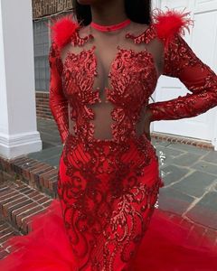 2022 Seksi ışıltılı koyu kırmızı payetli dantel tüy deniz kızı balo elbiseleri siyah kız payetler uzun kollu mücevher boyun illüzyonu forma289n