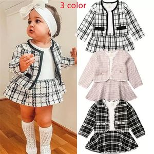 Babykläder sätter Qulity Material Designer Två stycken Dress and Jacket Coat Girls B2
