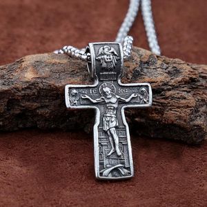 Kedjor Satinless Steel Crucifix Cross Pendant Punk gotisk stil Jesus Kristus halsband för män kvinnor kristna smycken