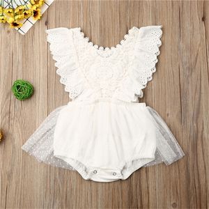 Sommer geboren Baby Mädchen Kleidung Ärmellose Einfarbig Weiß Spitze Blume Rüschen Strampler Outfit Sunsuit 220525