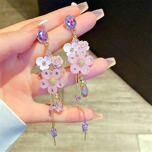 Lampadario pendente Bellissimi orecchini con nappe a forma di fiore di cristallo viola Elegante orecchino lungo di nuovo stile