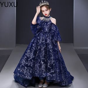 Luxuriöses Blumenmädchenkleid mit langer Schleppe und Schleife, Perlen, 3D-Blumenapplikationen, Ballkleid, Prinzessin, Erstkommunion, paillettenbesetzte Festzugskleider für Kleinkinder