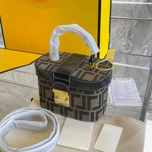 化粧バッグ トイレタリーバッグ ウォッシュバッグ ポーチ 女性 化粧品 レディース財布 レターパターン ソリッドカラー レザー ファッション オールマッチ フレッシュデイリー 3708