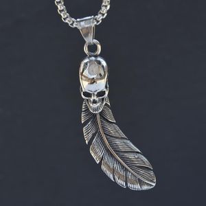 Colares pendentes Asjerlya Fashion Vintage Skull Feather Aço inoxidável Man Longo Mulheres e homens Jóias de joias