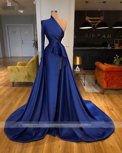 Abendkleider 2022 Marokkanische Kaftan Muslimische Abendkleider eine Schulter Meerjungfrau Langarm Satin Arabisch Dubai Königsblau Formelle Kleider Vestidos