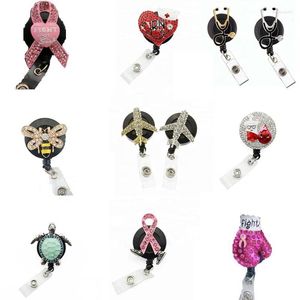 Pins Broschen 50 teile/los Strass Zubehör Einziehbare ID Abzeichen Halter Reel Seau22