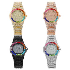 Novo relógio de relógio Hip Hop Watch com micro pavimento gelado cubic zirconia stainls aço relógio relógio relógio