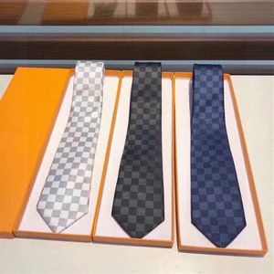 Mens Luxury Slipsa Damier Quiltade slipsar Plaid Designer slipsar av hög kvalitet Silkband med Box Black Blue White Q3Vk