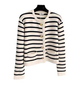 디자이너 여성 스웨터 같은 흑백 스트라이프 대비 컬러 니트 카디건 여성 둥근 목 싱글 가슴 스웨터 코트 fro1