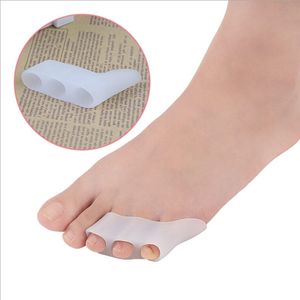 1 Paar Silikon -Gel -Fußfinger zwei Loch Zehenabscheider Daumen Valgus Beschützer Bunion Einstellungsunternehmen Bunionette Pads Großhandel