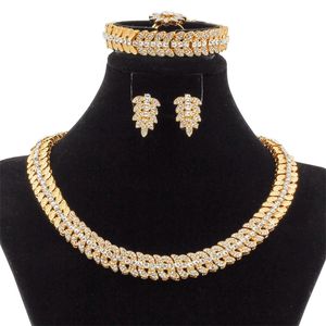 Liffly Fashion Dubai Set di gioielli in oro a forma di fiore Collana di cristallo Bracciale Anello Orecchini Accessori da sposa da sposa 220812