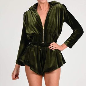 TRUSMES femininas Tops de 2 peças sexy e shorts verde no traje casual 2022 Summer moda Black Velvet