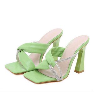 Tofflor Sexiga Crystal Rhinestone Kvinnor Mules Slides Fashion Green High Heels Sandaler Summer Square Toe Party Dress Shoes Pumps 220321