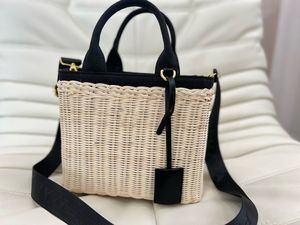 2022 Женские роскошные дизайнерские сумки тканые пальмовые пакеты дизайнеры кожаные сумки волокнистые сумки мода кросс кубики