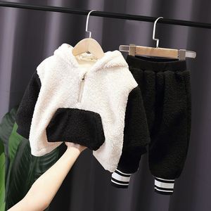 Los niños de invierno mantienen ropa nueva de abrigo Otoño Niños Niños Niñas Espesar Chaqueta de algodón Pantalones 2 piezas Conjuntos Bebé Infantil Chándales casuales 886