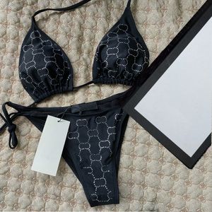 Designer Bikinis Frau zweiteiliger Bikini mit Buchstaben-Badeanzügen Kristall-Sommer-Badebekleidung Strand-Luxus-Badeanzüge Dreipunkt-Badeanzug