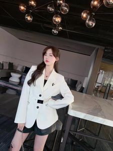 Womens Blazerd Jacket Designer Woman Suits Jackets Coat With Belt Button Letters Spring Autumn Shirts Style Slim For Lady Outfit