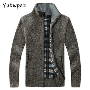 Yutwpez Men's Castary Seater Coats Winter Fashion Brand Mens Cardigan High Collar Pockets Knit Outwear Coat Seater Male 201126