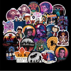 50st Stranger Things Stickers Waterproof Vinyl Sticker Skate Accessories for Skateboard Laptop Bagage Computer Hjälm Telefonfodral Gitarr för vuxna barn tonåringar