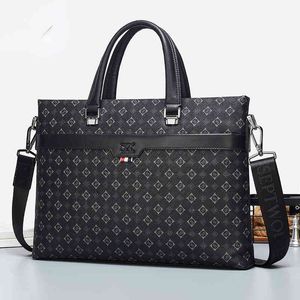 Ny präglad portfölj Mäns affärsmän enkla handväska en axel messenger väska ungdom läder väska datorväska mode 220718