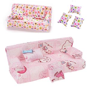 Wholesale Beautiful Mini Dollhouse Furniture Flower Print Cloth Sofa Couch With 2 Full Cushions For Diy Doll House Decoration Toys