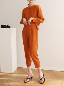 女性の2ピースパンツ女性プリーツスーツ別々に販売されたオレンジ色のバットウィングスリーブコートナインレングスストレートパンツカジュアル2022夏のファッション