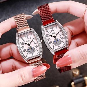 Wristwatches 2022 Top Brand Women Bracelet Watches Ladies Love Leather Strap Rhinestone Quartz Wrist Watch Luxury Fashion