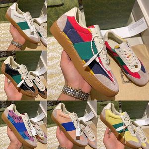 Designers 1977 l￤der casual skor lyxig platt botten sn￶rning r￶d och gr￶n etikett tryckt pr￤glad gummisula vit joker dukskor sneakers 35-45