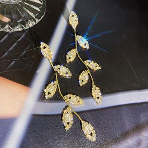 Lampadario pendente Design coreano Gioielli di moda Lusso pieno di cristallo Esagerato Orecchini a foglia Ciondolo lungo Bar Festa di ballo per le donneCiondola