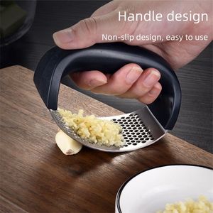 Garlic press crusher vegetable slicer chopper fruit tools kitchen gadgets and accessories items cooking utensils Manual Squeezer 220704