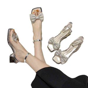 Sandały Luksusowe Rhinestone Bow High Heels Fashion Plac Toe One Line Pas Klamra Chunky Heeled Sandals Women Shoes 220321