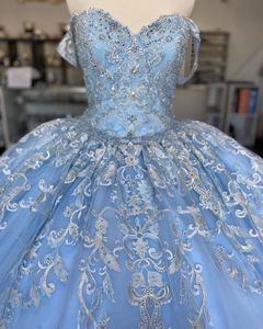 Babyblaue Spitze-Tüll-Bonbon-16-Kleider, schulterfrei, Blumenapplikation, Tüll, Perlen, Korsettrücken, Vestidos De Quinceanera, Ballkleider284D