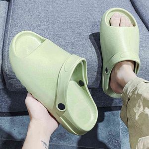 Men's Beac Summer Designer Anime Shoes Boy Flip-flops Luxury Rubber Slides Brand Loafers Flat Sandal Male For Walking G220521
