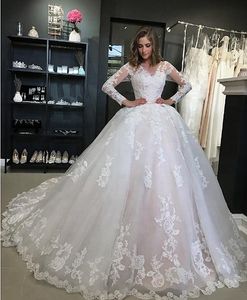 Exquisite Ivory Lace Appliqued Ball Gown Wedding Dresses Long Sleeves V-Neck Chapel Bridal Gowns Dubai Arabic Princess Bride Dress Vestido De Novia Robe De Mariage